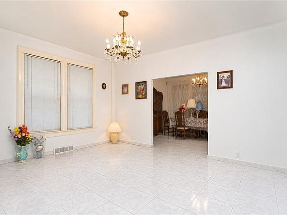 5th image of 2032 84th St