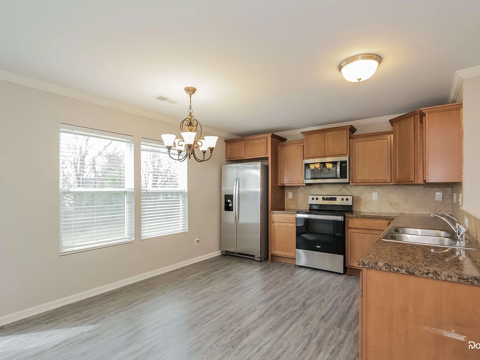3 bed, 2.5 bath, 1602 sqft, $1,800 — Photo 3