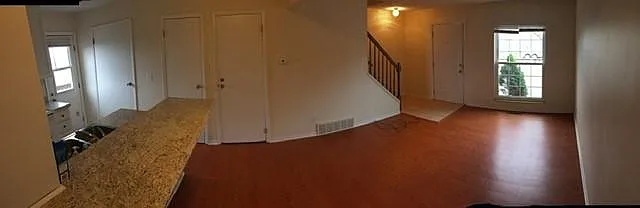 121 Oakwood Rd #E — Photo 1