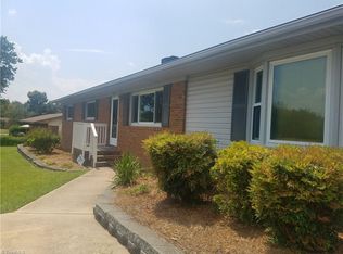 7004 Bluewood Ct, High Point, NC 27263