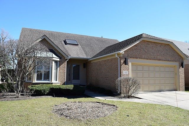 1st image of 717 Carlyle Ct