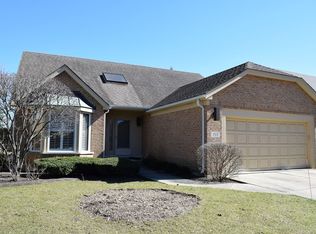 717 Carlyle Ct, Northbrook, IL 60062