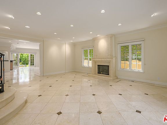 3rd image of 204 Foothill Rd