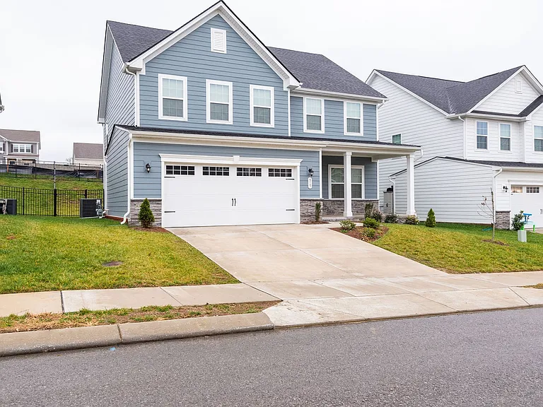 815 Dean Dr — Photo 1