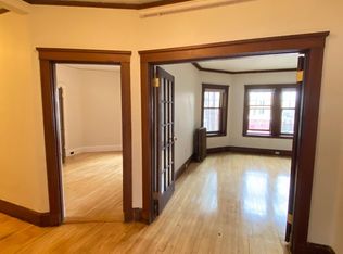5 Linnaean St #9A, Cambridge, MA 02140
