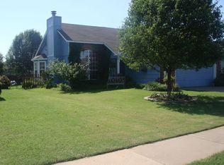 17774 S Santa Fe St W, Mounds, OK 74047