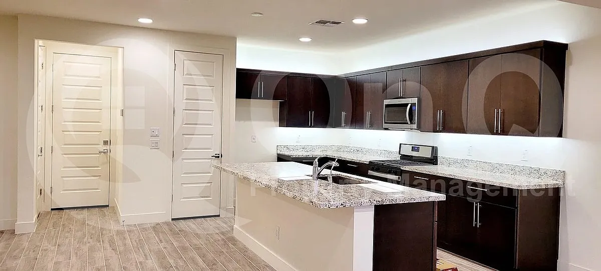 4 bed, 3.0 bath, 2173 sqft, $2,650 — Photo 4
