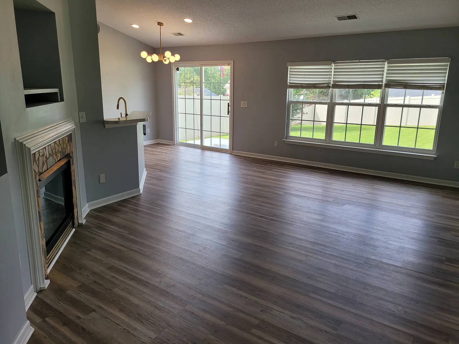 3 bed, 1564 sqft, $1,995 — Photo 4