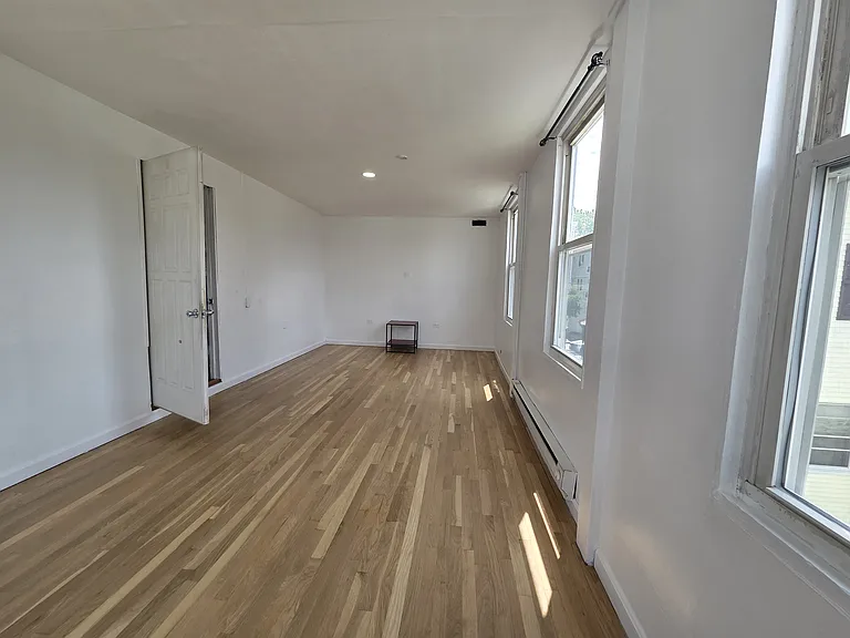 56 Pinckney St #3 — Photo 12