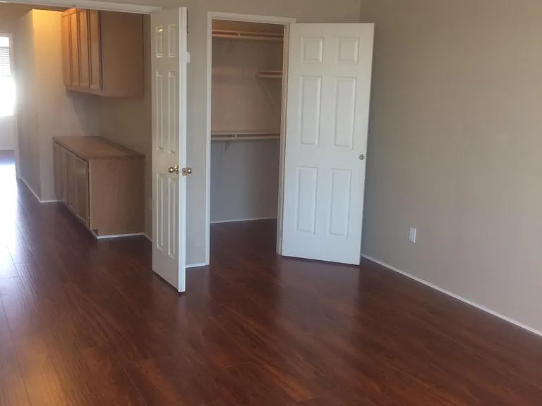 540 E Calora St — Photo 22