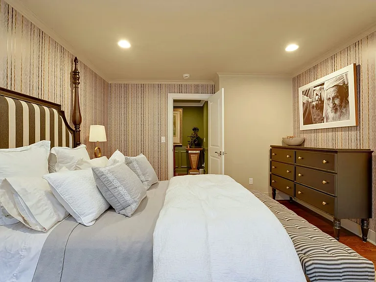 41 Fairview Ave — Photo 25
