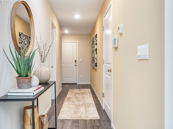 3rd image of 10402 NE 46th St