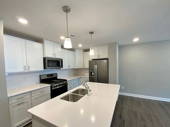 5th image of 1201 Upper 142nd St E