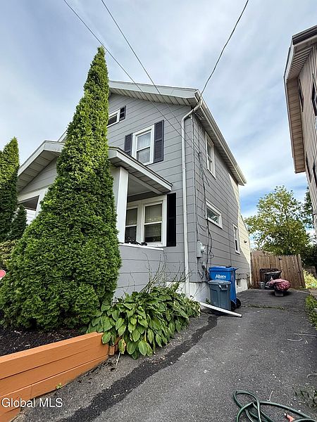 4th image of 304 McCarty Avenue