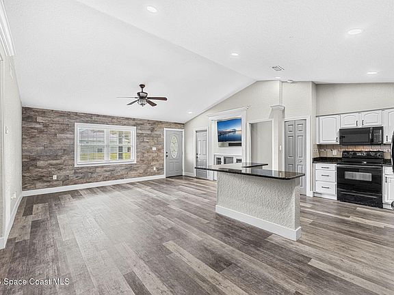 4th image of 697 Hamm St NW
