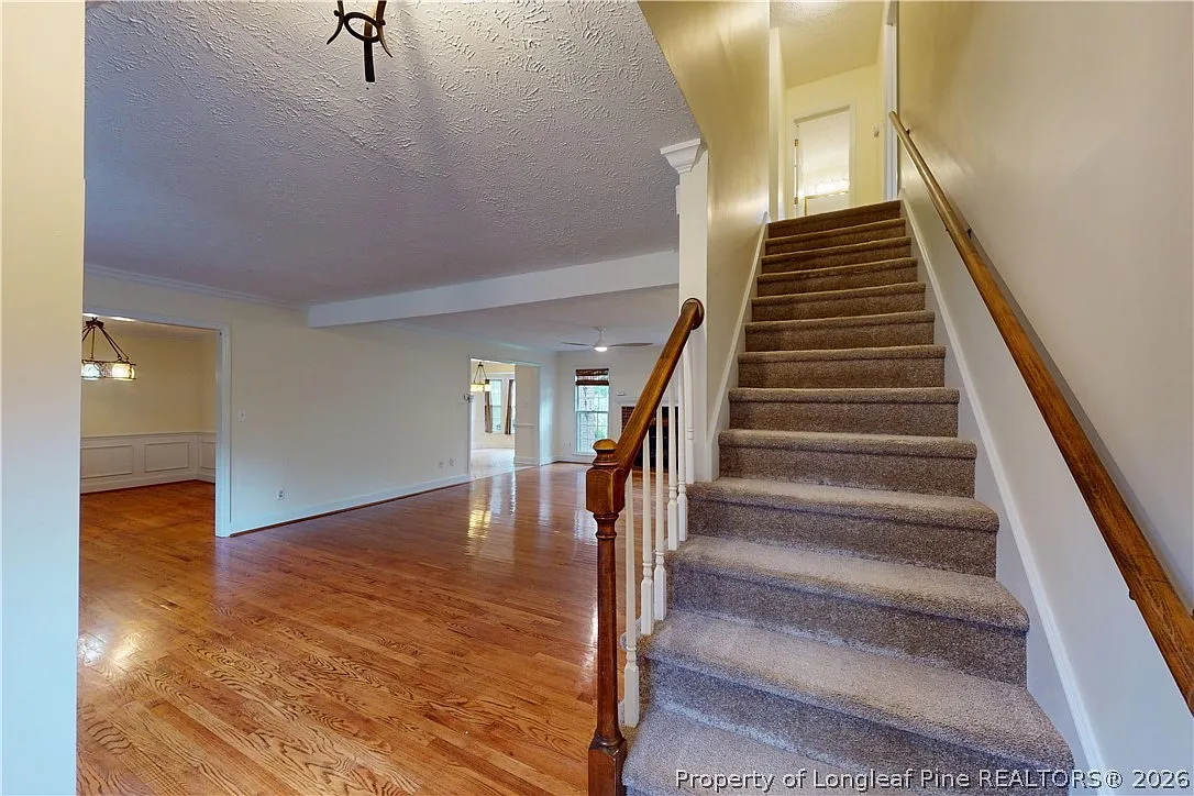 4 bed, 3.5 bath, 2743 sqft, $2,500 — Photo 2
