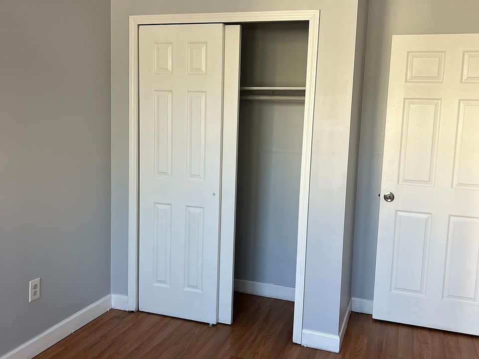 2nd image of 353 Forrest St #2R