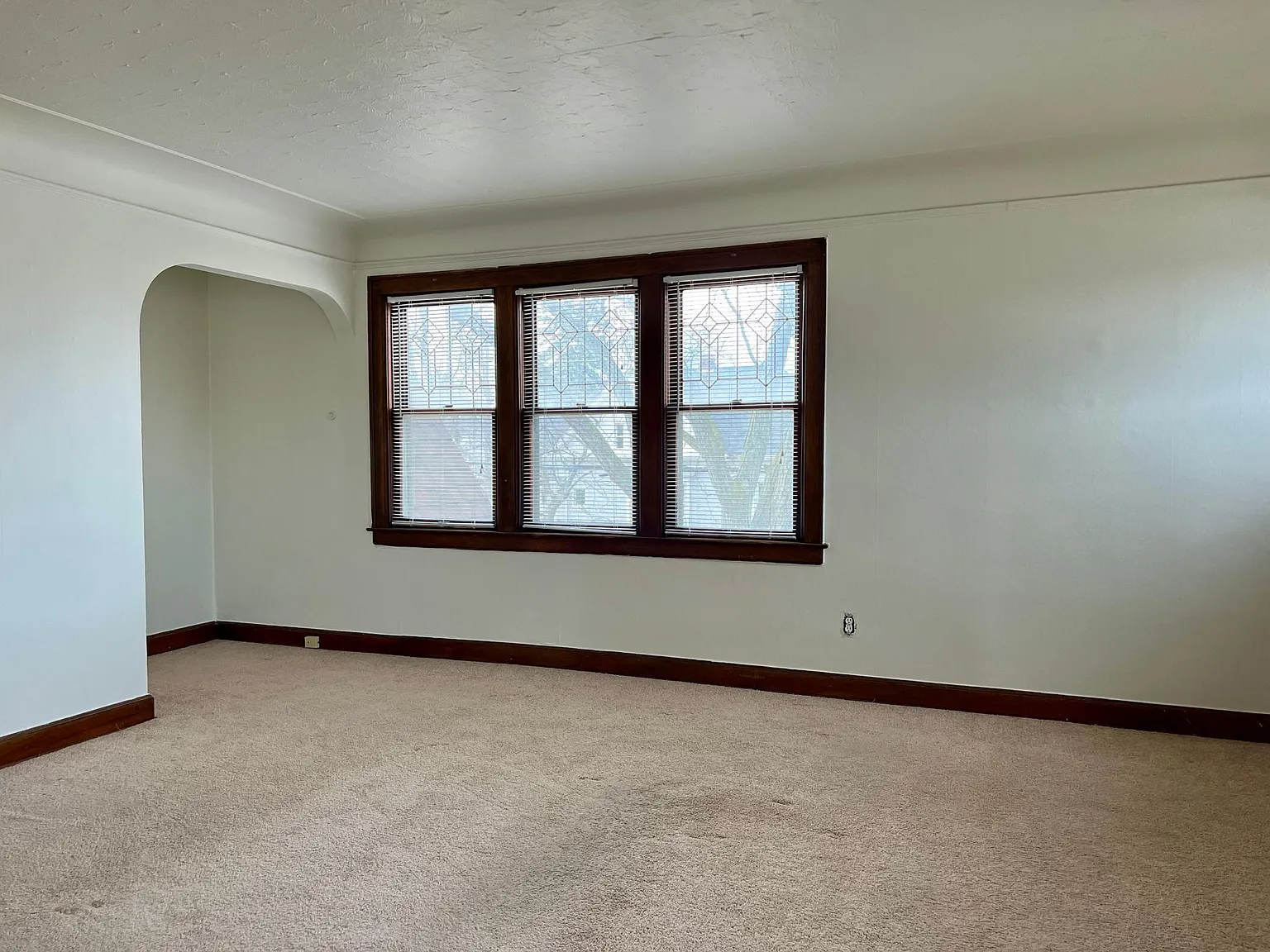 2 bed, 900 sqft, $1,200 — Photo 2