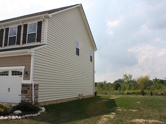 5th image of 9485 Woodbine Way