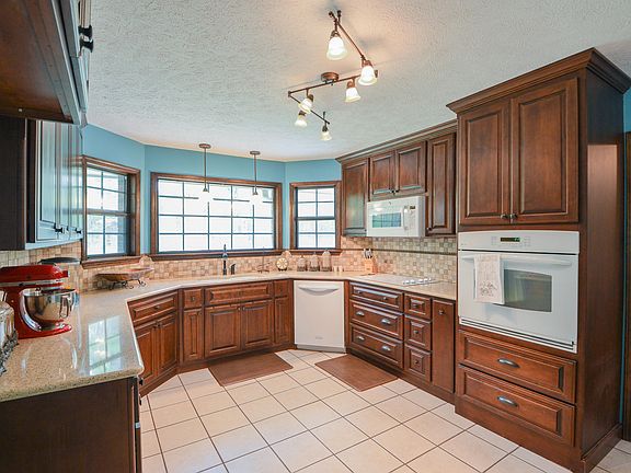 5th image of 349 Whispering Pines Cir