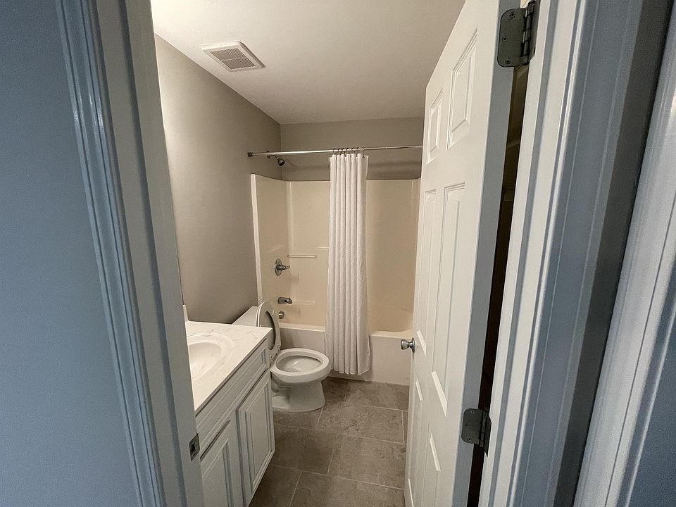 1st image of 435 E Canal Dr Unit 3