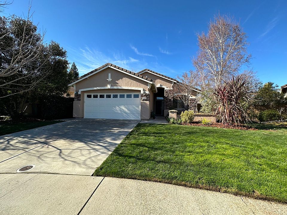 1st image of 563 Gage Ct