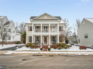 22416 Aging Oak Dr, Leesburg, VA 20175