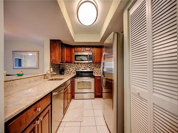 3rd image of 860 Meadowland Dr #4-10