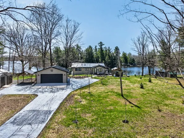 1927 Hogan Rd, South Frontenac, ON K0H 2L0