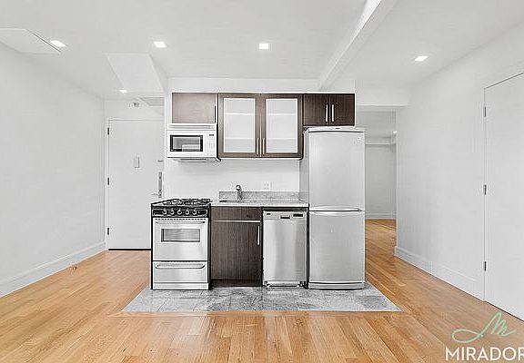 5th image of 636 E 11th St APT 7C