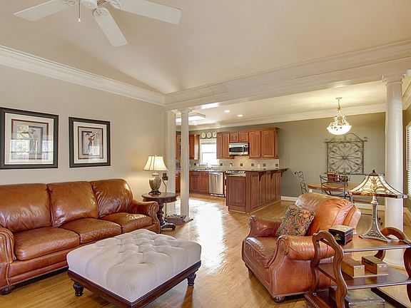 5th image of 2439 Huntington Glen Drive