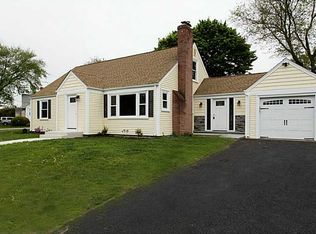 8 Edendale Dr, Lincoln, RI 02865