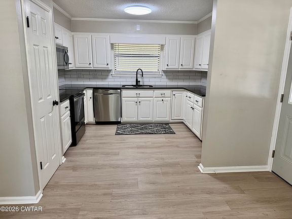 3rd image of 74 Powell Cv