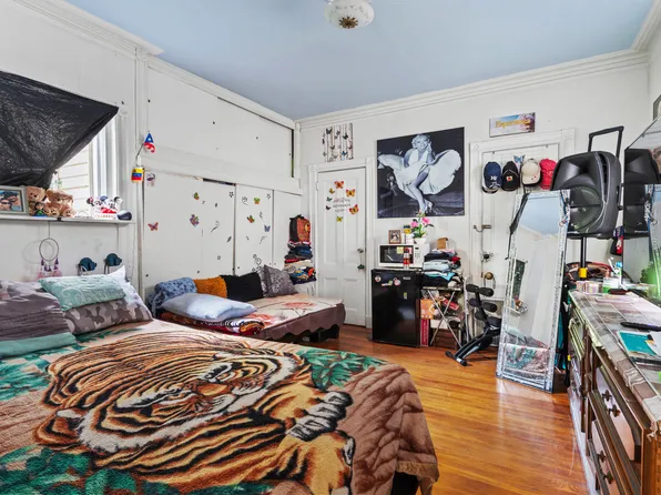 350 East 193rd Street image 14 of 17