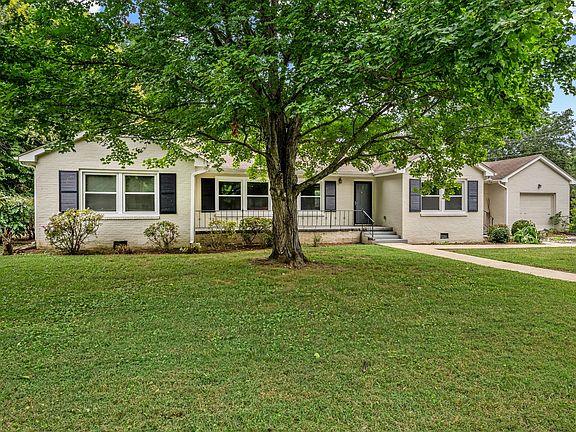 2nd image of 117 Dogwood Ln