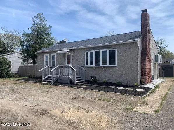 225 Admiral Avenue, Beachwood, NJ 08722