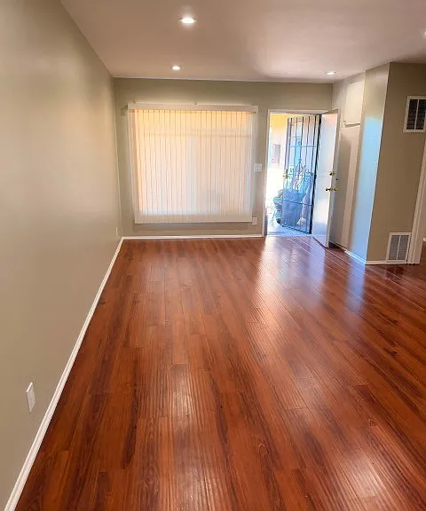 17620 Burbank Blvd #9 — Photo 3