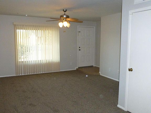 3rd image of 1035 W Carter Dr