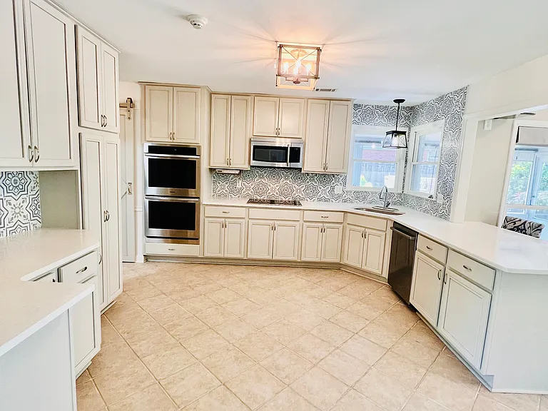 205 Kinderhill Ct — Photo 14