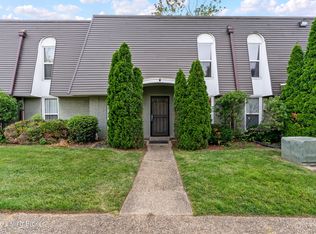 602 La Fontenay Ct, Louisville, KY 40223