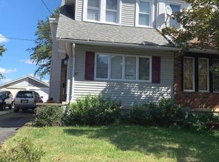 89 Kenny Ave, Sharon Hill, PA 19079