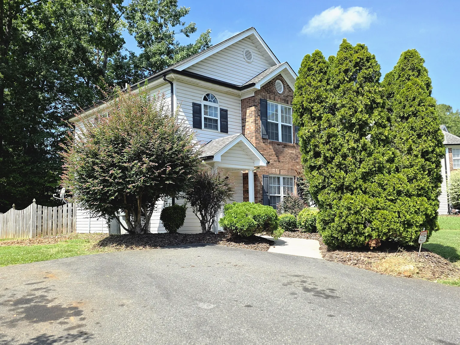 3 bed, 1292 sqft, $1,695 — Photo 2