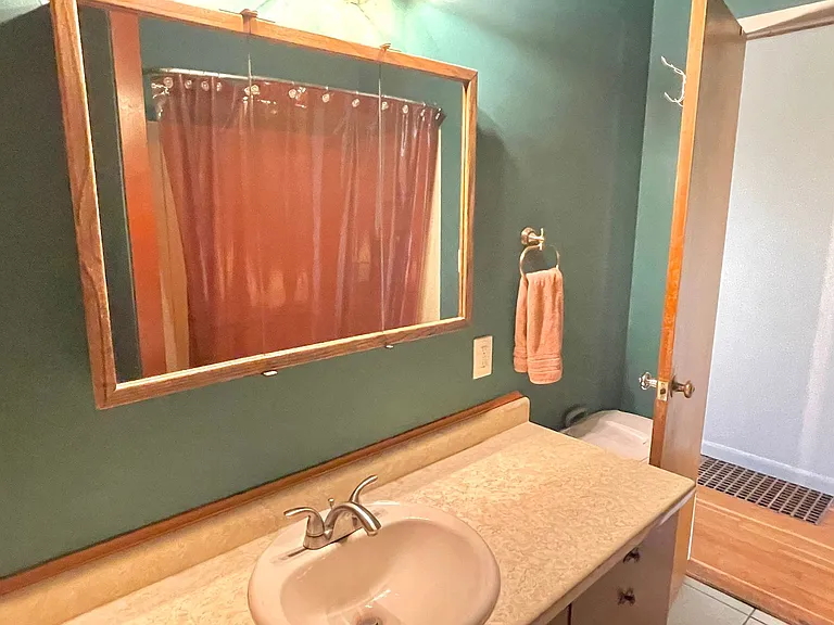 105 NE 86th Ave — Photo 10