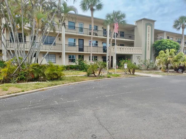 11700 Park Blvd APT 104, Seminole, FL 33772