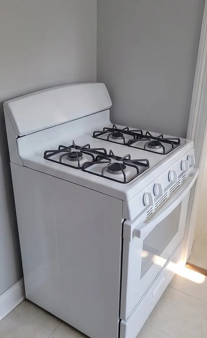1 bed, $1,300 — Photo 2