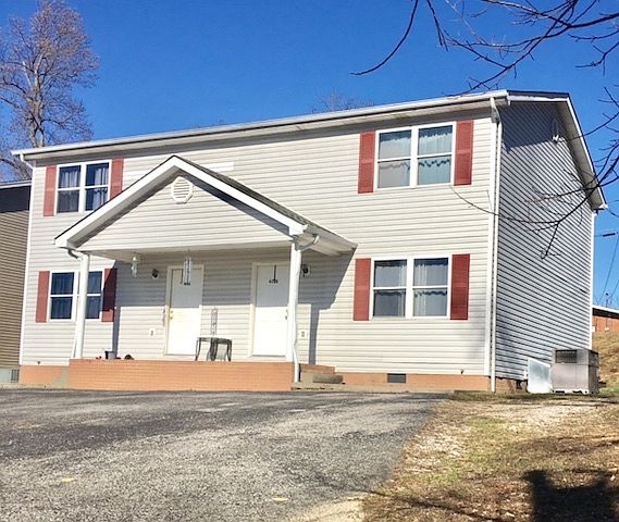 2nd image of 410 15th St