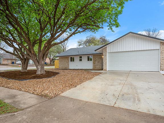 3rd image of 2100 Deadwood Dr