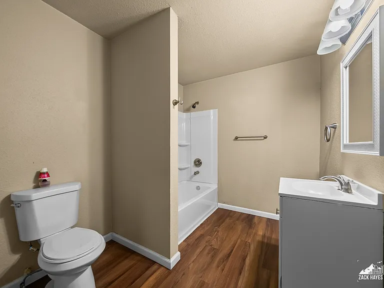 618 Gambell St #11 — Photo 24
