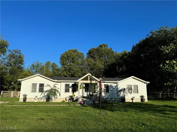 5970 Fultonrose Rd, East Fultonham, OH 43777