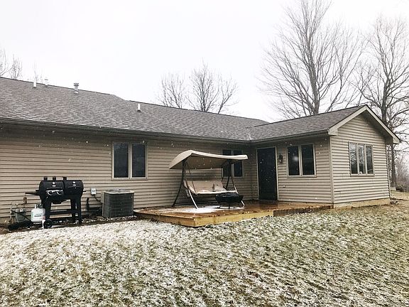 3rd image of 452 Bayview Ct